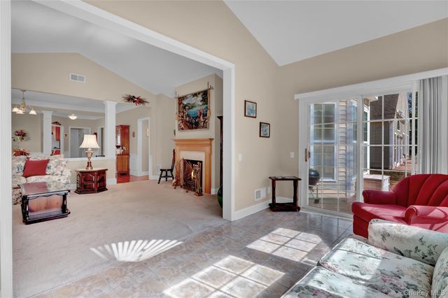 3 Louden Loop, Mount Sinai, NY 11766