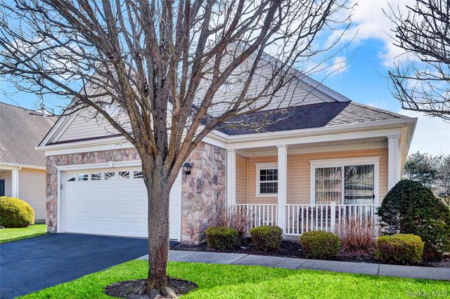 3 Louden Loop, Mount Sinai, NY 11766