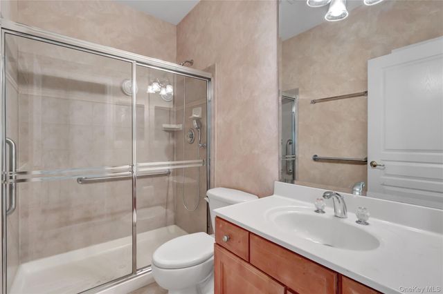 3 Louden Loop, Mount Sinai, NY 11766