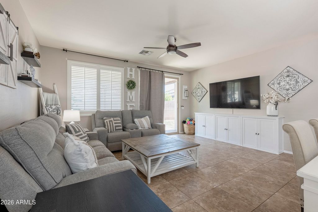 Image 10 of property listing at 20958 E PECAN Lane, Queen Creek, AZ 85142
