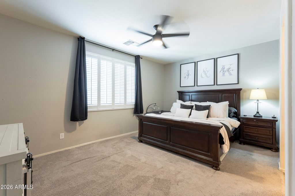 Image 13 of property listing at 20958 E PECAN Lane, Queen Creek, AZ 85142