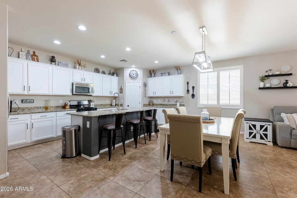 Image 4 of property listing at 20958 E PECAN Lane, Queen Creek, AZ 85142