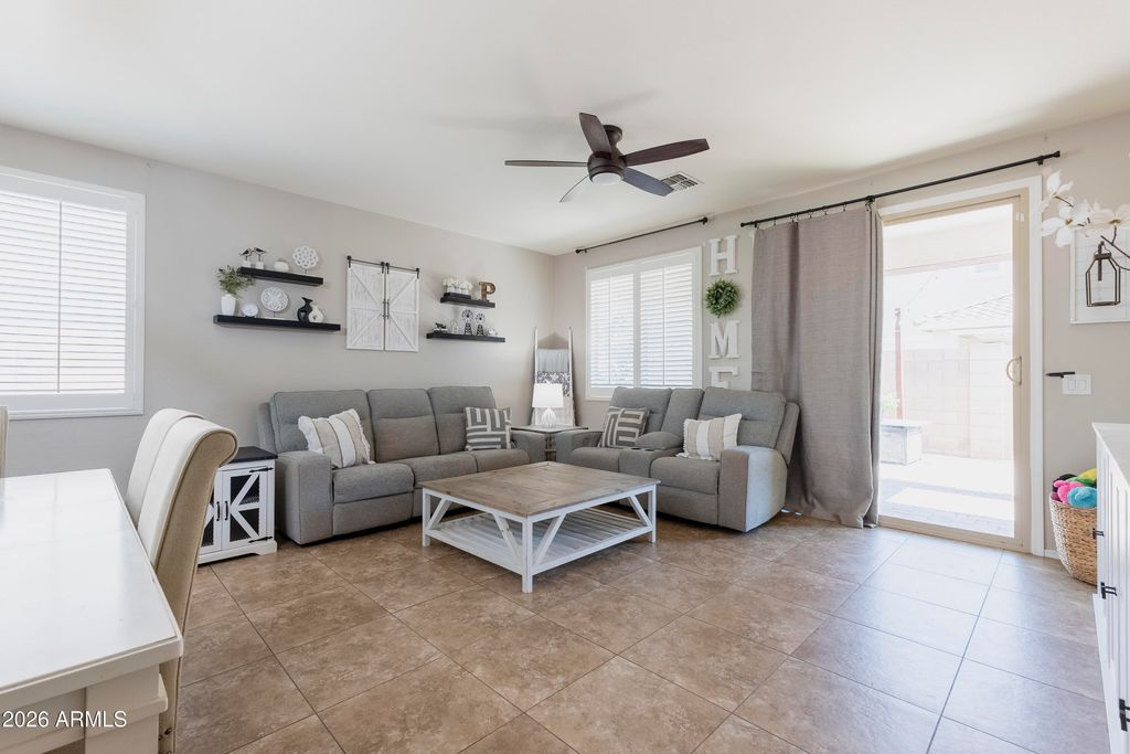 Image 9 of property listing at 20958 E PECAN Lane, Queen Creek, AZ 85142