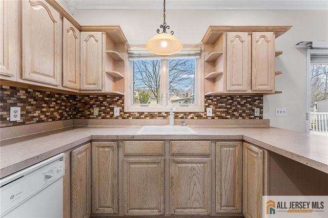 57 Westervelt Avenue, Edison, NJ 08817