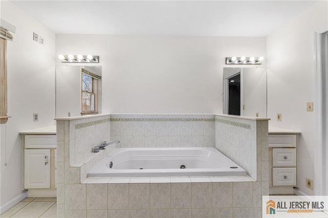 57 Westervelt Avenue, Edison, NJ 08817