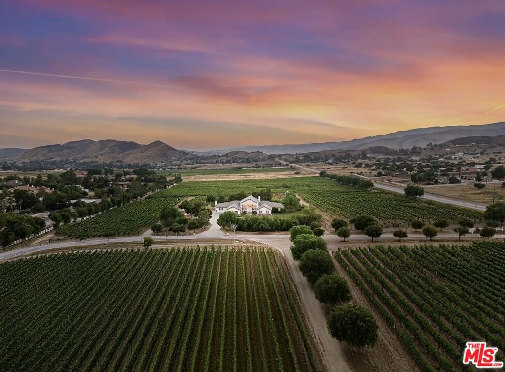 9640 Sierra Highway, Agua Dulce, CA 91390 — exterior