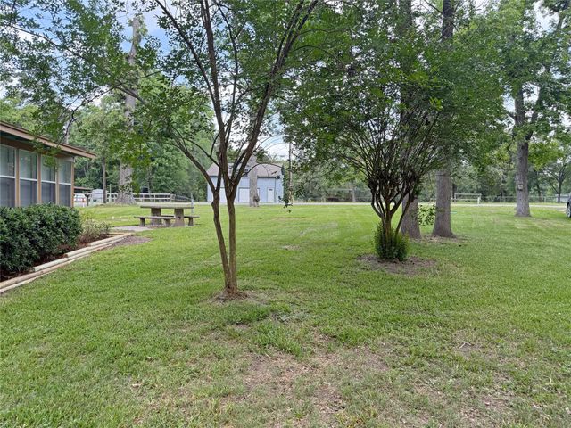 67 Pine Place, Point Blank, TX 77364