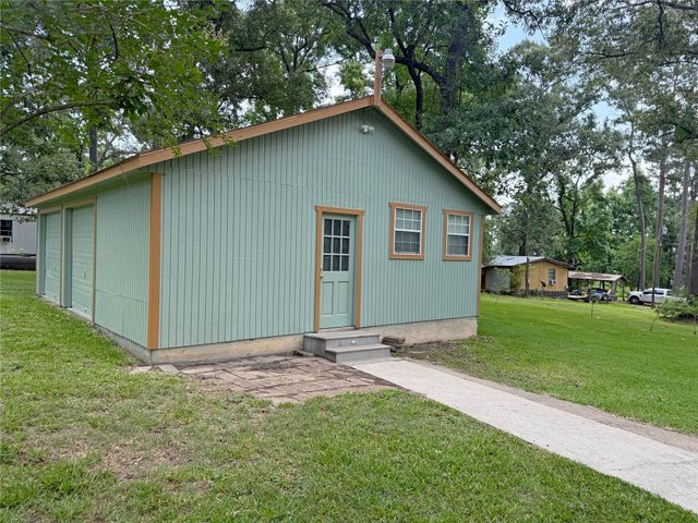 67 Pine Place, Point Blank, TX 77364