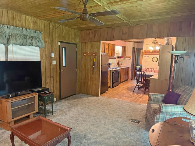 67 Pine Place, Point Blank, TX 77364
