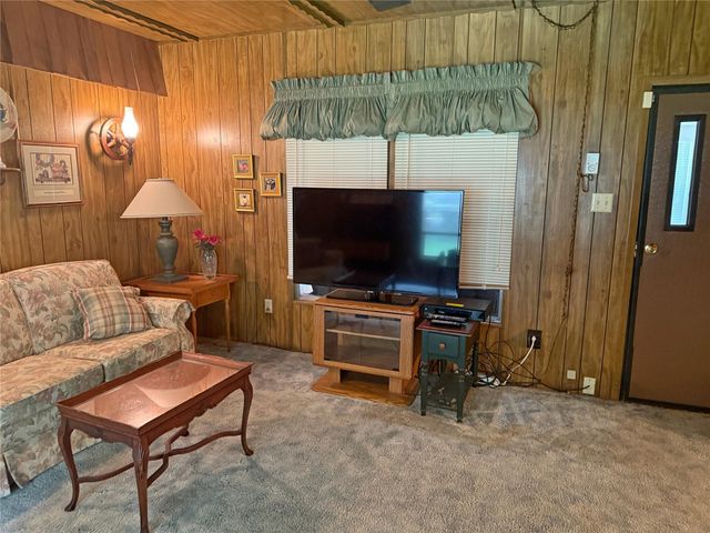 67 Pine Place, Point Blank, TX 77364