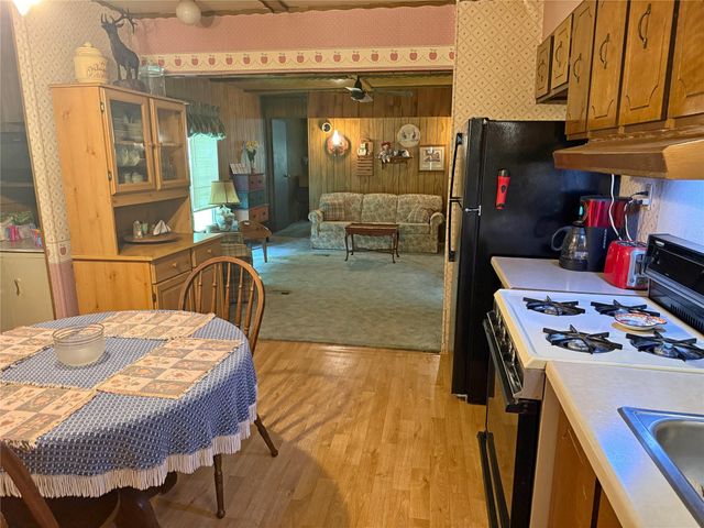 67 Pine Place, Point Blank, TX 77364