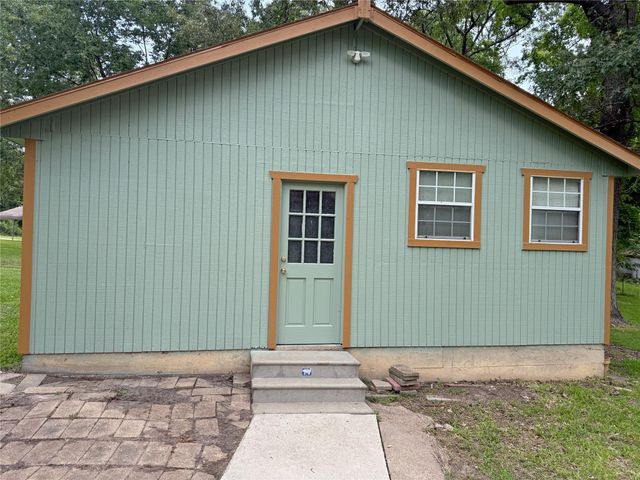 67 Pine Place, Point Blank, TX 77364