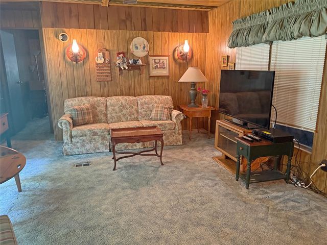 67 Pine Place, Point Blank, TX 77364