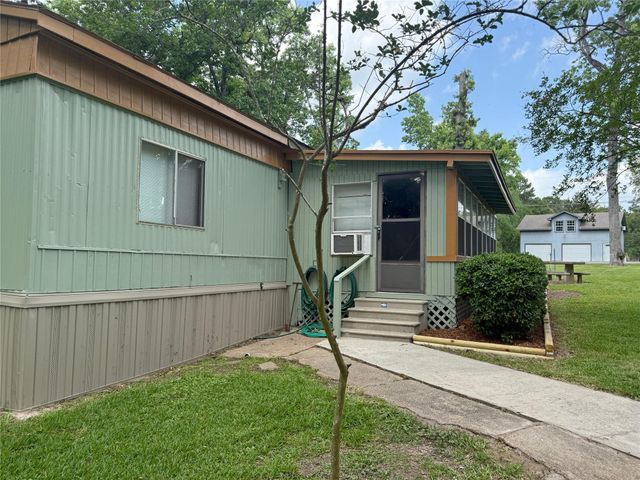 67 Pine Place, Point Blank, TX 77364