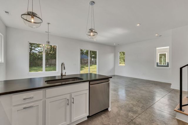 5917D Robertson Ave, Nashville, TN 37209