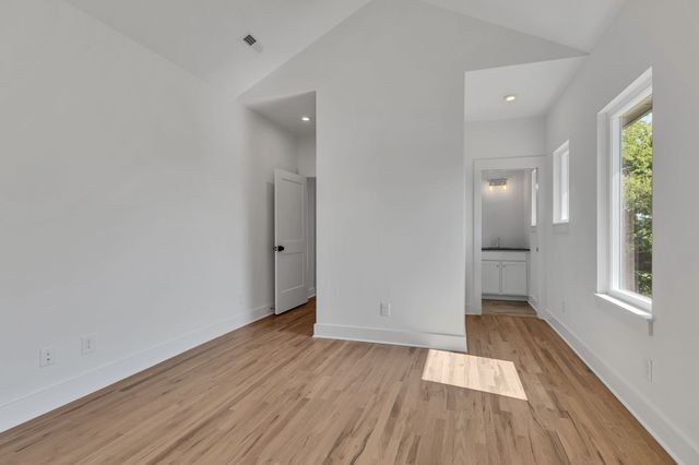 5917D Robertson Ave, Nashville, TN 37209