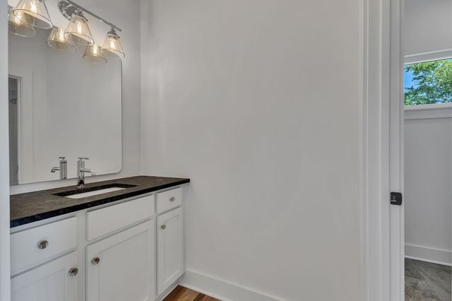 5917D Robertson Ave, Nashville, TN 37209