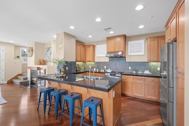 20582 Murano Circle, Cupertino, CA 95014
