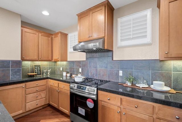 20582 Murano Circle, Cupertino, CA 95014