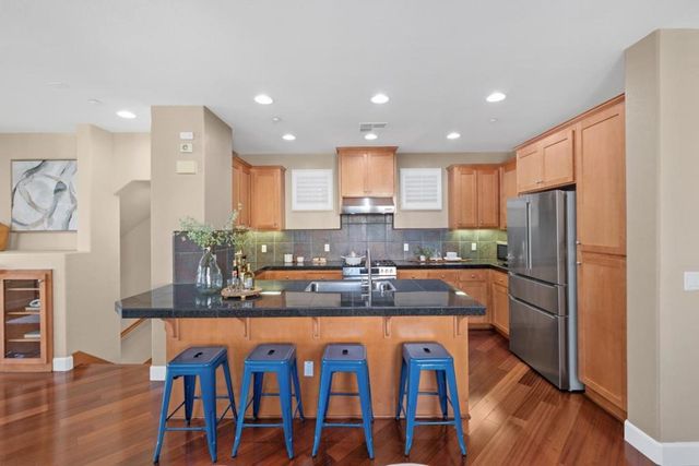 20582 Murano Circle, Cupertino, CA 95014
