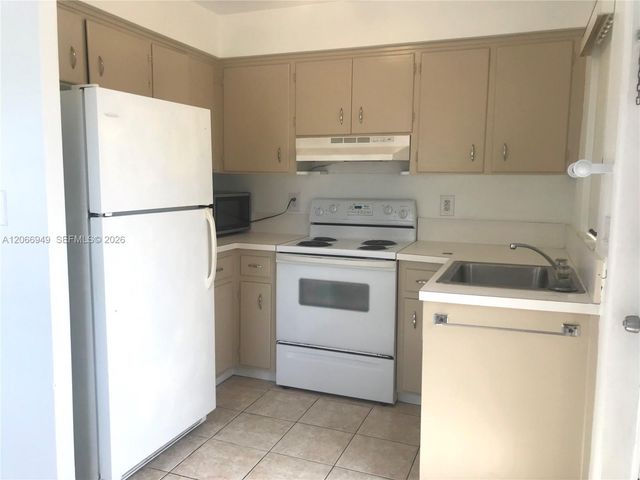 2724 NE 32nd Street 1, Fort Lauderdale, FL 33306