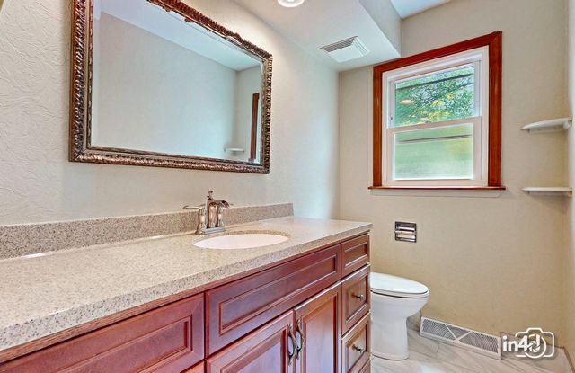 2745 Covert Road, Glenview, IL 60025