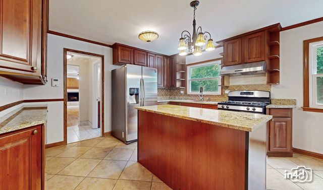 2745 Covert Road, Glenview, IL 60025