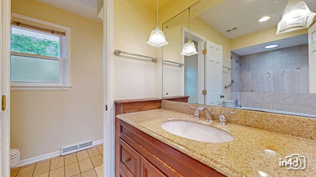 2745 Covert Road, Glenview, IL 60025