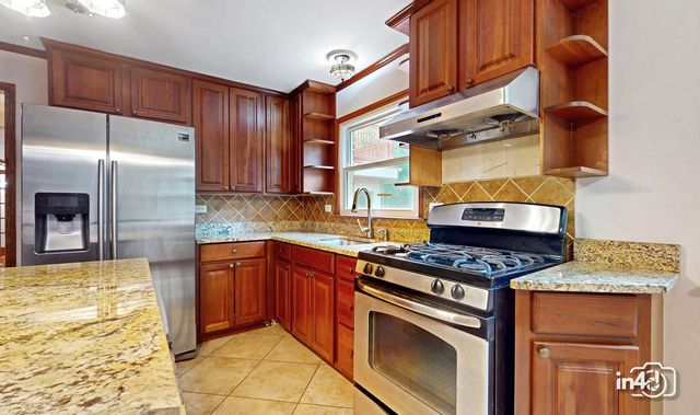 2745 Covert Road, Glenview, IL 60025
