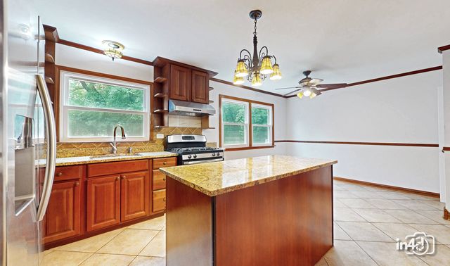 2745 Covert Road, Glenview, IL 60025