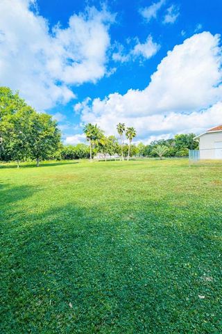 13218 86th Road N, Loxahatchee, FL 33470