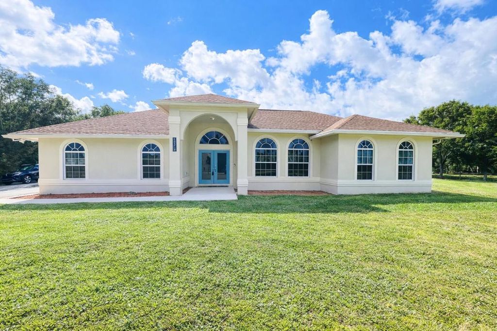 13218 86th Road N, Loxahatchee, FL 33470