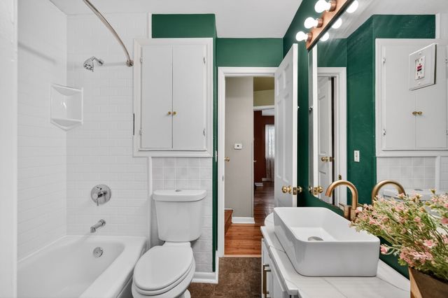 505 Valhigh Road, West Des Moines, IA 50265