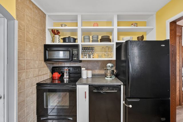 505 Valhigh Road, West Des Moines, IA 50265