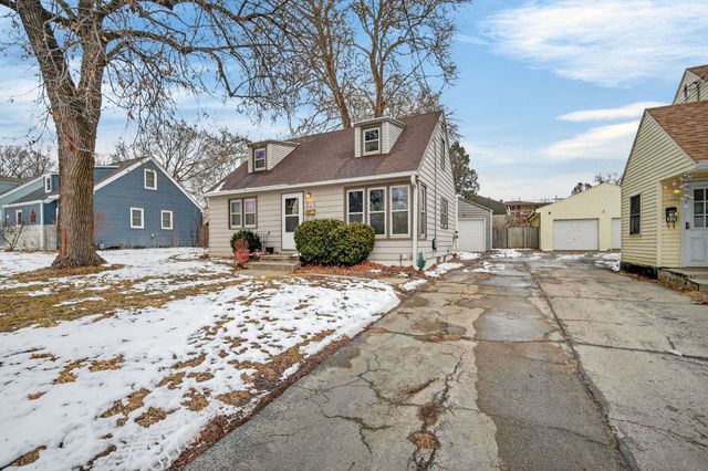 505 Valhigh Road, West Des Moines, IA 50265