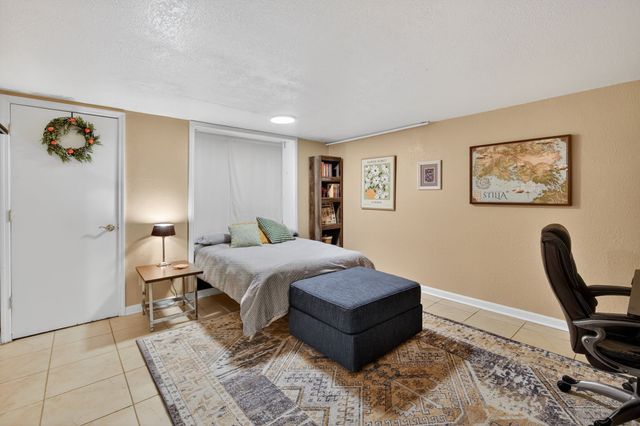 505 Valhigh Road, West Des Moines, IA 50265