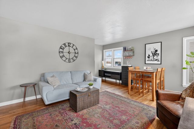 505 Valhigh Road, West Des Moines, IA 50265