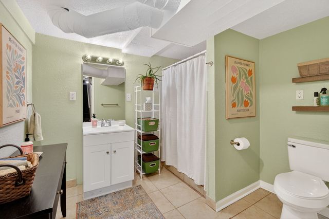 505 Valhigh Road, West Des Moines, IA 50265