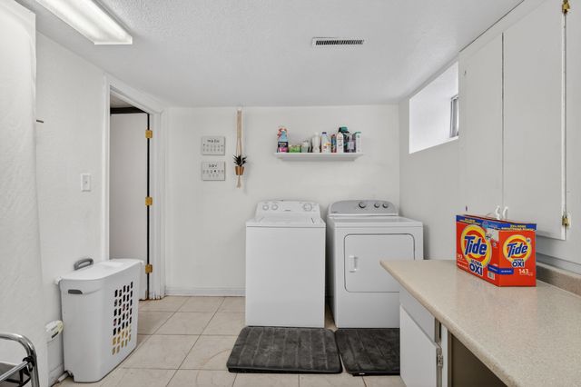 505 Valhigh Road, West Des Moines, IA 50265