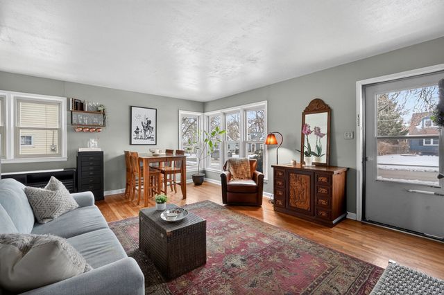 505 Valhigh Road, West Des Moines, IA 50265