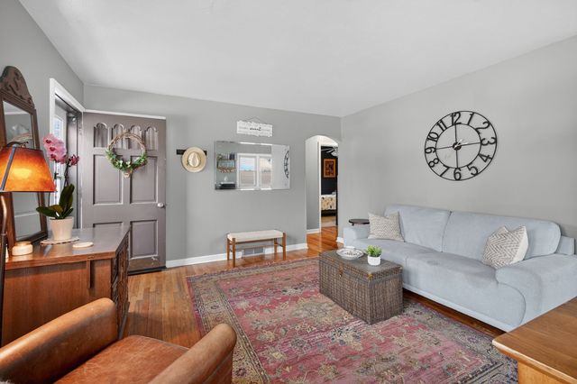 505 Valhigh Road, West Des Moines, IA 50265