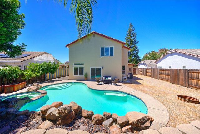 2835 Augusta Ct, Rocklin, CA 95765