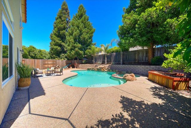 2835 Augusta Ct, Rocklin, CA 95765
