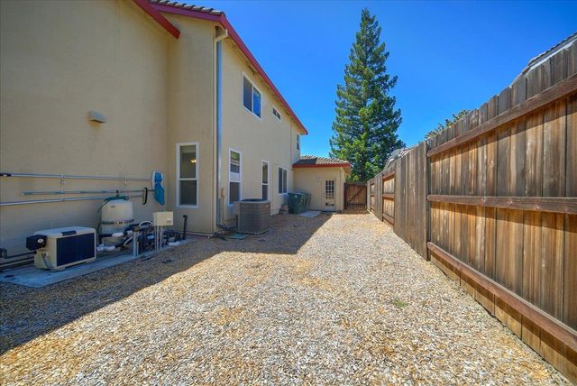 2835 Augusta Ct, Rocklin, CA 95765