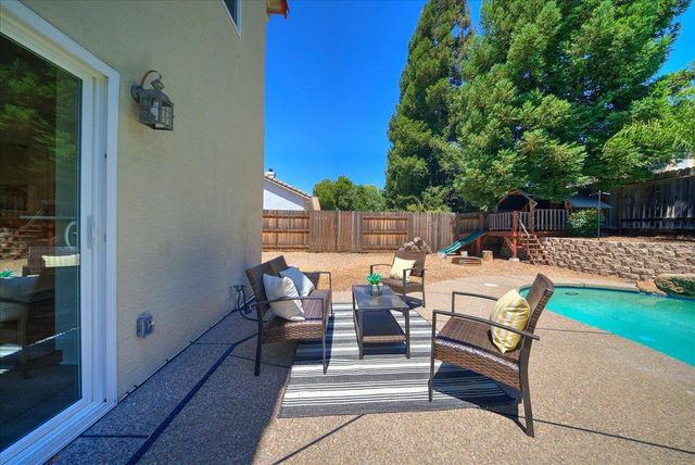 2835 Augusta Ct, Rocklin, CA 95765