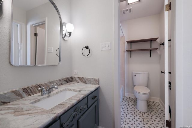 11303 Vance Jackson Rd Apt H3, San Antonio, TX 78230