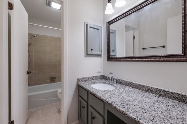 11303 Vance Jackson Rd Apt H3, San Antonio, TX 78230