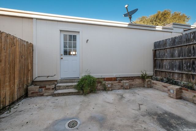 11303 Vance Jackson Rd Apt H3, San Antonio, TX 78230