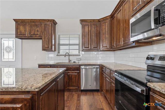 805 N Main Street, Mcgregor, TX 76657