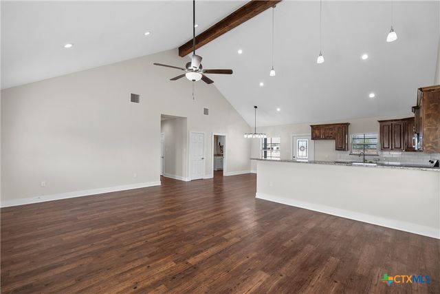 805 N Main Street, Mcgregor, TX 76657